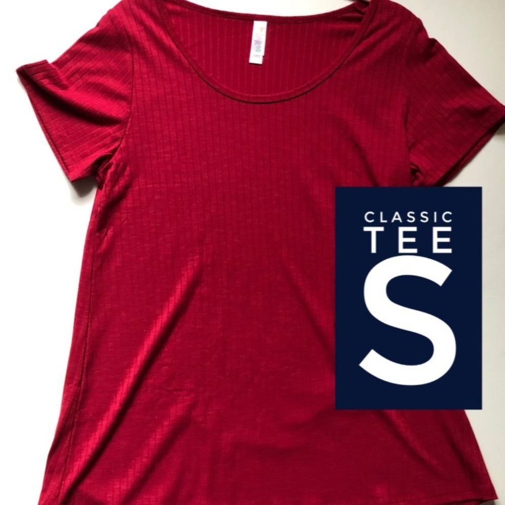 NWT LuLaRoe Classic T, Red Ribbed, Size Small